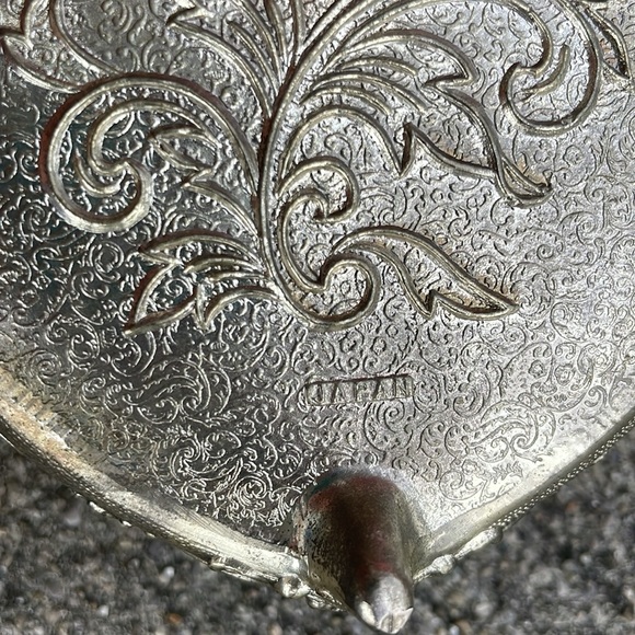 Vintage Gold toned Heart-Shaped Jewelry Box Red Lining Footed Roses Trinket Dish - Picture 4 of 4